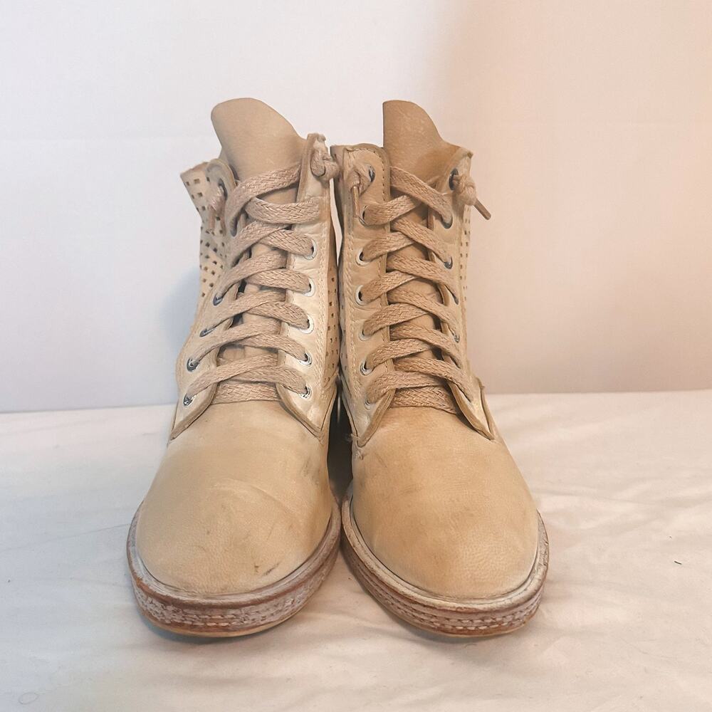 3 FOR $50! 🎁 DOLCE VITA Aldis Ivory Nubuck Lace Up Combat Ankle Boot Sz.… - Picture 6 of 7